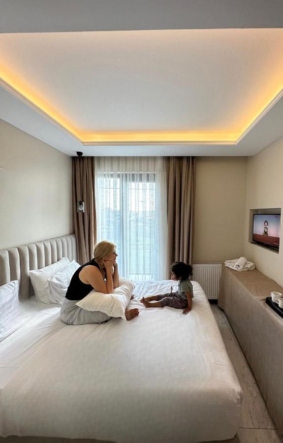The Queen Airport Hotel-Round Trip Airport Service Arnavutkoy Exterior foto